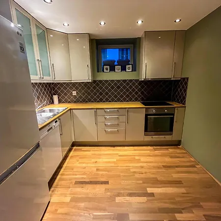 Appartement Two-bedroom With Fire Place, Free Parking And Fjordview Terrace - Calm And *
