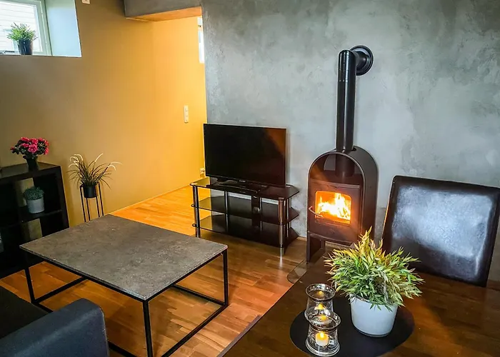 Two-bedroom With Fire Place, Free Parking And Fjordview Terrace - Calm And * Ålesund