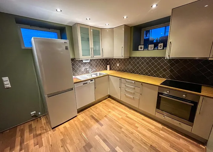 Two-bedroom With Fire Place, Free Parking And Fjordview Terrace - Calm And Apartamento *