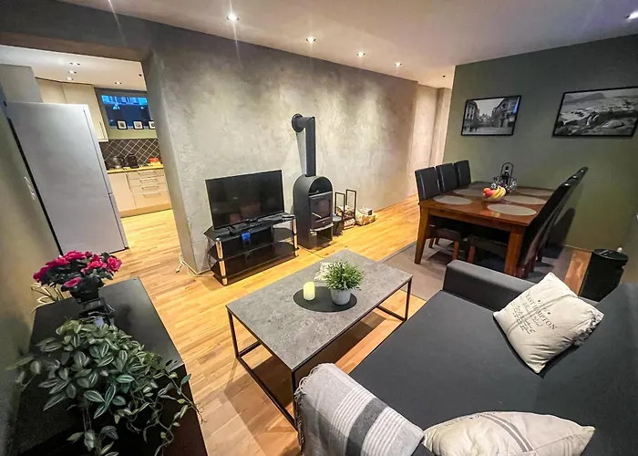 Two-bedroom With Fire Place, Free Parking And Fjordview Terrace - Calm And