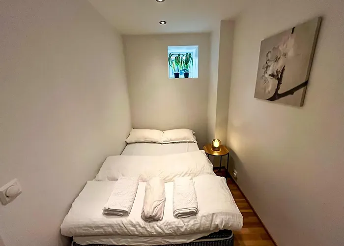 Two-bedroom With Fire Place, Free Parking And Fjordview Terrace - Calm And Apartamento *
