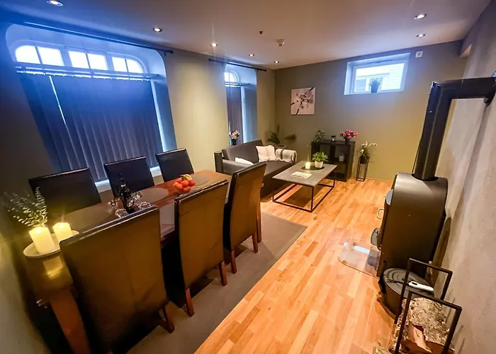 Apartamento Two-bedroom With Fire Place, Free Parking And Fjordview Terrace - Calm And Ålesund