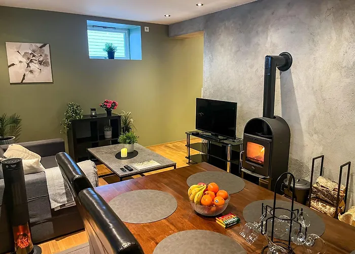 Two-bedroom With Fire Place, Free Parking And Fjordview Terrace - Calm And * Ålesund