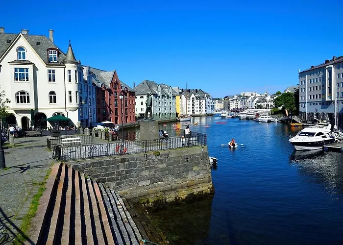 Apartamento Two-bedroom With Fire Place, Free Parking And Fjordview Terrace - Calm And *