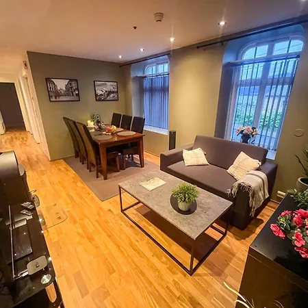 Daire Two-bedroom With Fire Place, Free Parking And Fjordview Terrace - Calm And *
